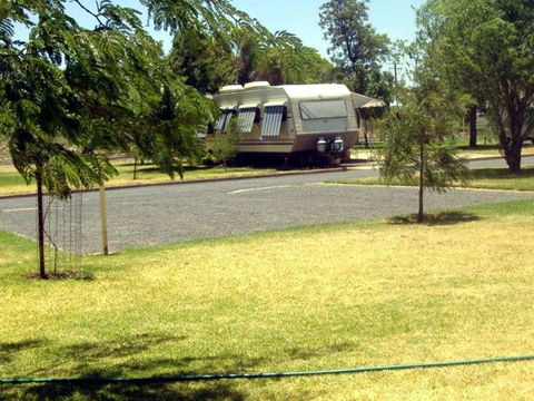 Country Club Caravan Park - Gold Coast 4U 4