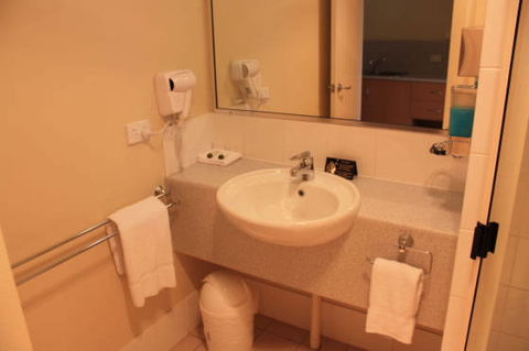 Country Roads Motor Inn - Gayndah - Gold Coast 4U 1