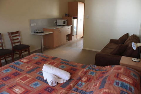 Country Roads Motor Inn - Gayndah - Gold Coast 4U 2