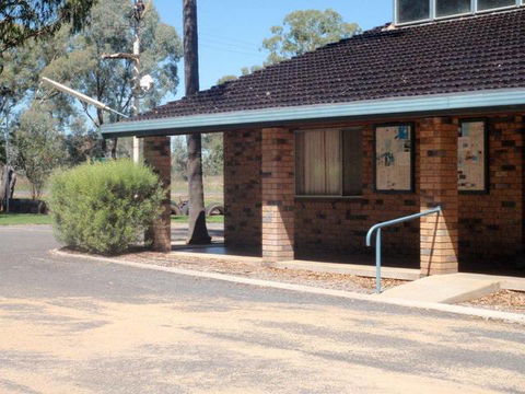Cowra Holiday Park - Gold Coast 4U 1