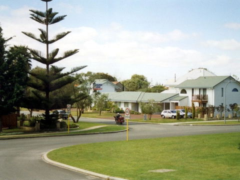 Dolphin Lodge - Accommodation Gold Coast 0