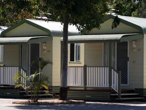 Emerald Cabin & Caravan Village - Gold Coast 4U 0