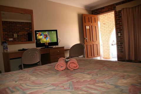 Forest Lodge Motor Inn & Restaurant - Accommodation Gold Coast 1