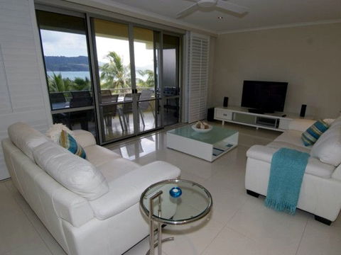 Hamilton Island Private Apartment - Poinciana - Accommodation Gold Coast 1