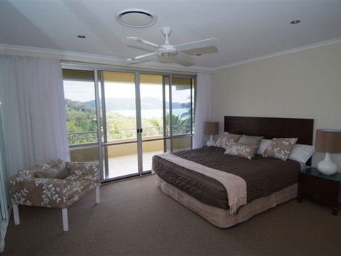 Hamilton Island Private Apartment - Poinciana - Accommodation Gold Coast 2