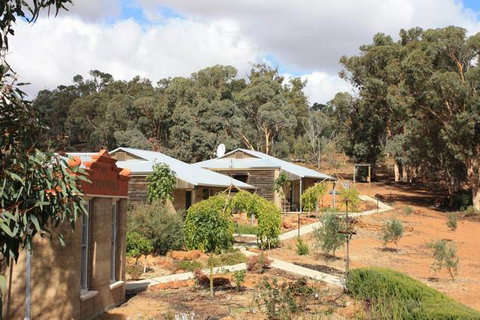 Hotham Ridge Winery & Cottages - Accommodation Gold Coast 2