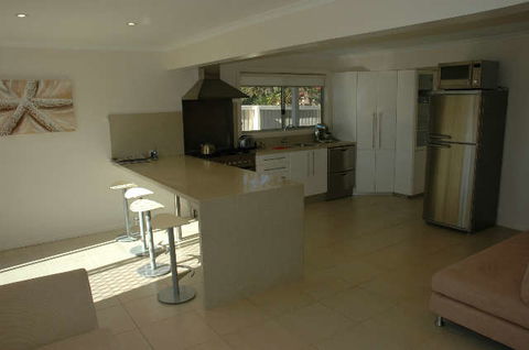 Joylaine Beach House - Accommodation Gold Coast 0