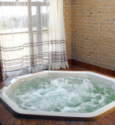 Lookout Motor Inn - Accommodation Gold Coast 4