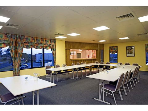 Mahoneys Motor Inn - Accommodation Gold Coast 2