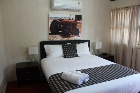 Merredin Motel & Gumtree Restaurant - Accommodation Gold Coast 0