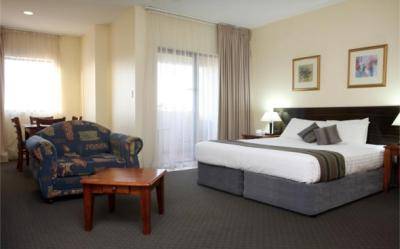 Quality Suites Boulevard On Beaumont Hotel - Accommodation Gold Coast 1