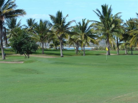Queens Beach Tourist Village - Accommodation Gold Coast 0