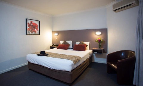 Diplomat Motel - Accommodation Gold Coast 3