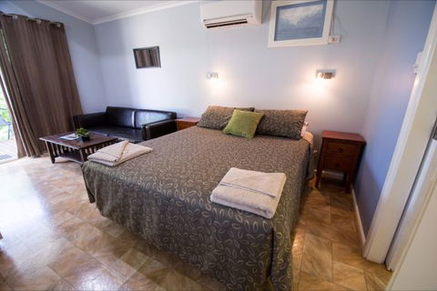 Daly Waters Historic Pub - Accommodation Gold Coast 10