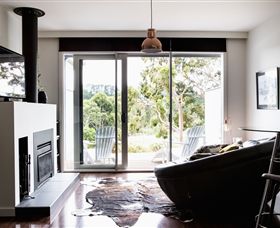 Polperro Winery Luxury Accommodation - Gold Coast 4U 0