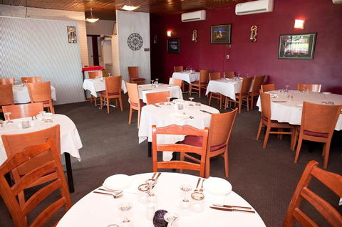 Riviera Motel - Accommodation Gold Coast 0