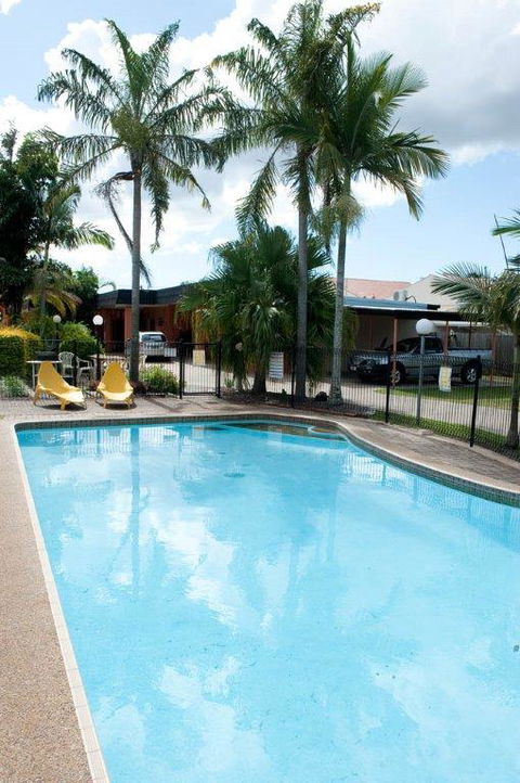 Riviera Motel - Accommodation Gold Coast 1