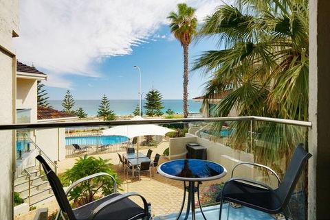 Seashells Scarborough - Accommodation Gold Coast 0