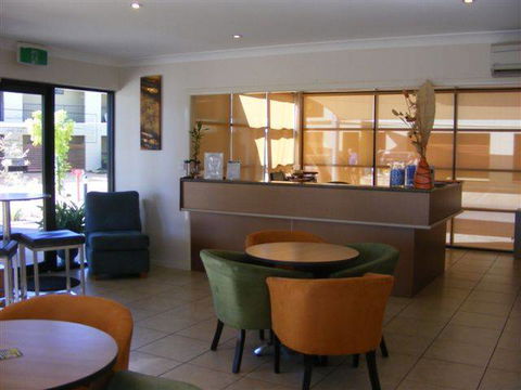 Spinifex Motel & Serviced Apartments - Gold Coast 4U 3