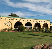 Tarcutta Halfway Motor Inn/Horse Hotel - Gold Coast 4U