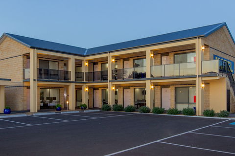 The Bay Motel - Safety Beach - Accommodation Gold Coast 13