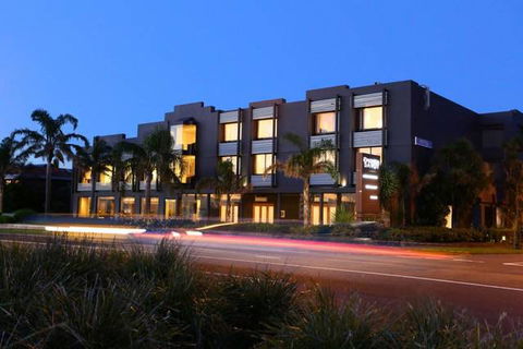 The Brighton Savoy Hotel - Accommodation Gold Coast 0