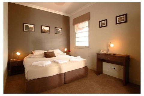 The Royal Hotel - Gold Coast 4U 1
