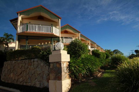 Tinaroo Lake Resort - Holiday Apartments - Accommodation Gold Coast 3