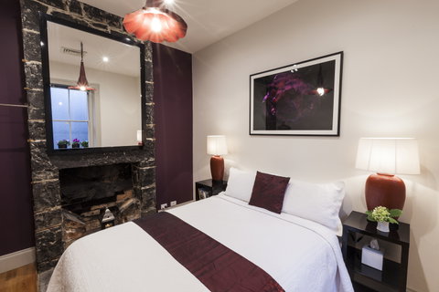 Williamstown Cottages & Apartments - Accommodation Gold Coast 0