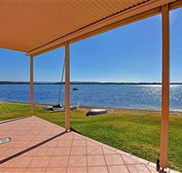 Luxury Waterfront House - Accommodation Gold Coast