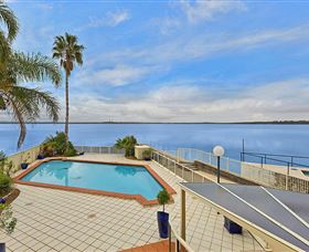 Waterfront Paradise - Accommodation Gold Coast 3