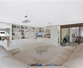 Waterfront Paradise - Accommodation Gold Coast 5