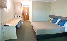 Lakeview Hotel Motel - Oak Flats - Accommodation Gold Coast 0