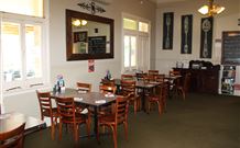 Neath Hotel - Neath - Accommodation Gold Coast 1