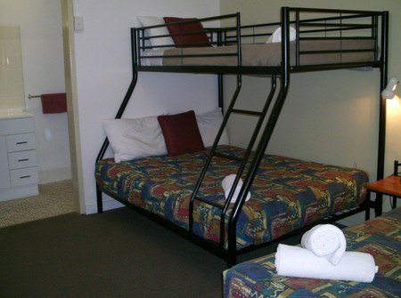 Chaparral Motel - Accommodation Gold Coast 2