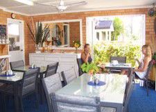 Bosuns Inn Motel - Accommodation Gold Coast 1