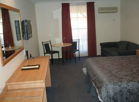Bushmans Motor Inn - Accommodation Gold Coast 2
