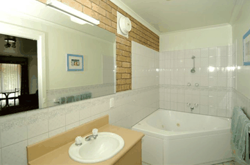 Surf City Motel - Accommodation Gold Coast 2