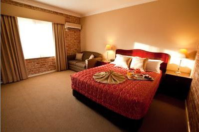 Endeavour Court Motor Inn - Accommodation Gold Coast 1