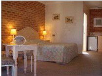 Country Gardens Motor Inn - Gold Coast 4U 2