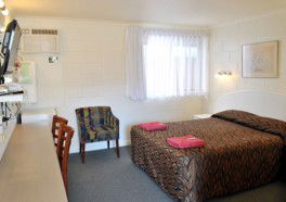 A & A Lodge Motel - Gold Coast 4U 1