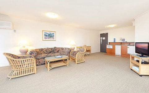 Australis Sovereign Hotel - Accommodation Gold Coast 1