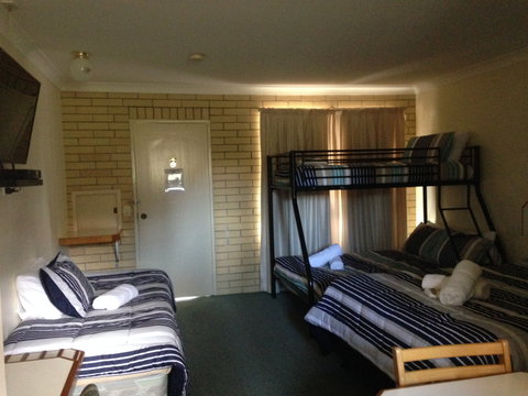 Country Rose Motel - Accommodation Gold Coast 4