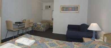 Caravilla Motel - Accommodation Gold Coast 1