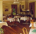 Closeburn House - - Gold Coast 4U