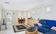 Pelican Paradise - - Gold Coast 4U 3