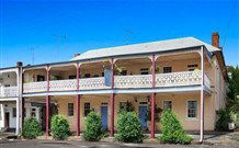 The Globe Inn - Accommodation Gold Coast 1