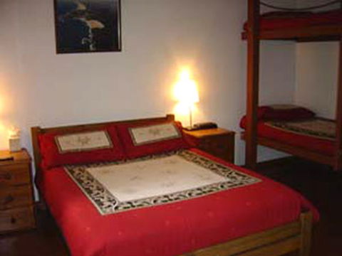 Port Stephens YHA - Gold Coast 4U 3