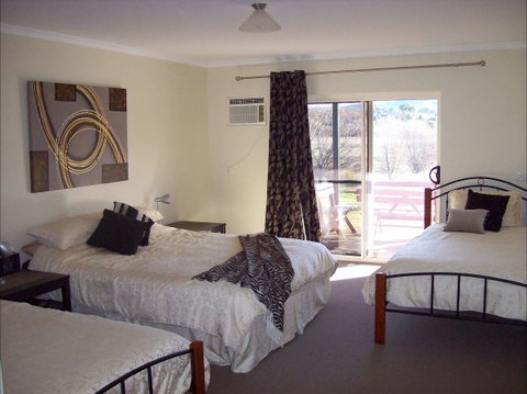 Colonial Inn Guest Rooms - Accommodation Gold Coast 2