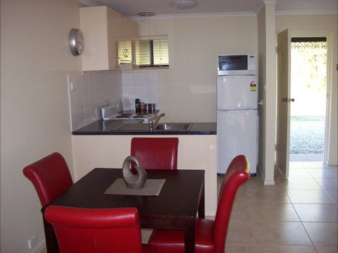 Colonial Inn Guest Rooms - Accommodation Gold Coast 7